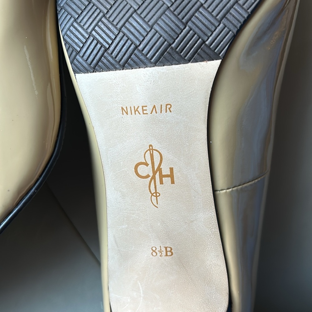 Cole Haan Nike Air Heels size 8.5 and freebie